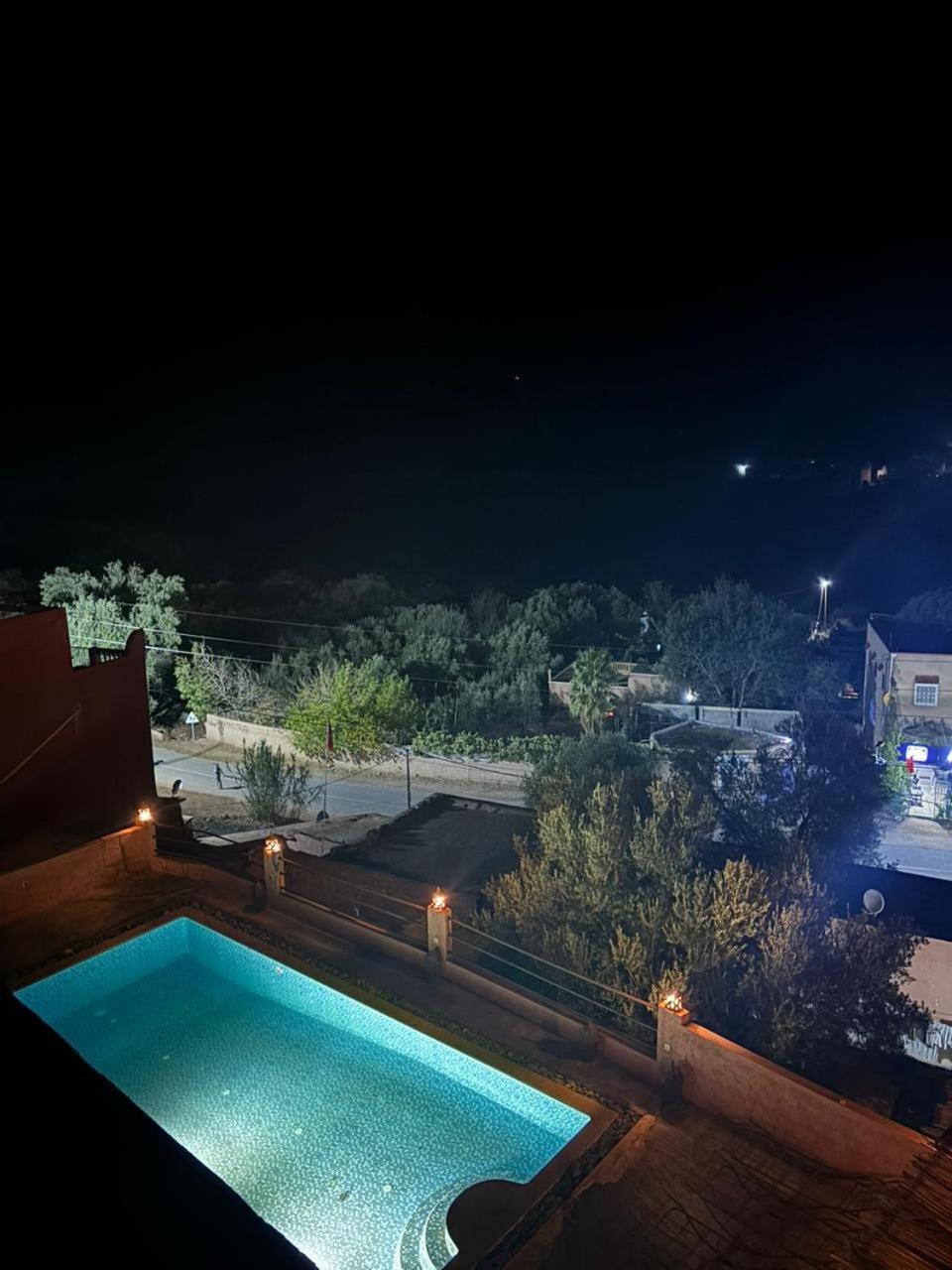 Riad Diwane ويرڭان الغرفة الصورة